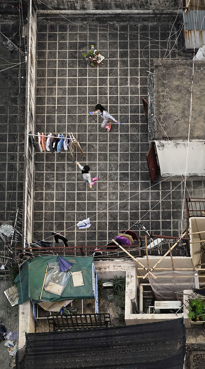 'Những câu chuyện riêng' - Bộ ảnh độc đáo về cuộc sống người dân Hong Kong nhìn từ trên cao 'Những câu chuyện riêng' - Bộ ảnh độc đáo về cuộc sống người dân Hong Kong nhìn từ trên cao
