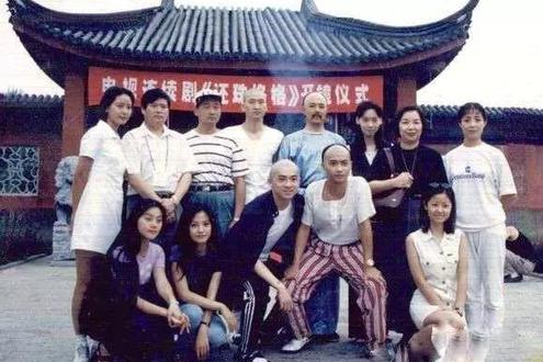 20 năm Hoàn Châu Cách Cách: Cùng các sao ôn lại kỉ niệm hậu trường khó quên trong thời gian quay 20 năm Hoàn Châu Cách Cách: Cùng các sao ôn lại kỉ niệm hậu trường khó quên trong thời gian quay
