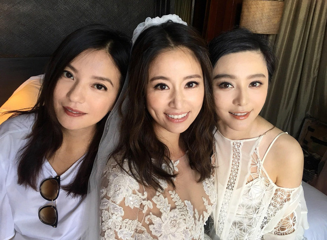 20 năm Hoàn Châu Cách Cách: Cùng các sao ôn lại kỉ niệm hậu trường khó quên trong thời gian quay 20 năm Hoàn Châu Cách Cách: Cùng các sao ôn lại kỉ niệm hậu trường khó quên trong thời gian quay