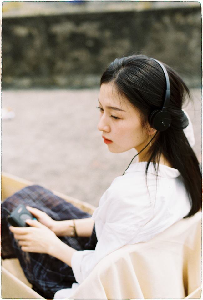 Thiếu nữ Hà thành bất ngờ nổi tiếng nhờ đẹp thuần khiết giống Châu Đông Vũ Thiếu nữ Hà thành bất ngờ nổi tiếng nhờ đẹp thuần khiết giống Châu Đông Vũ