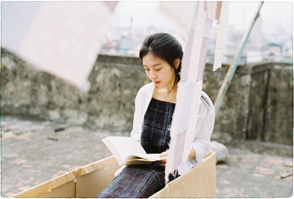Thiếu nữ Hà thành bất ngờ nổi tiếng nhờ đẹp thuần khiết giống Châu Đông Vũ Thiếu nữ Hà thành bất ngờ nổi tiếng nhờ đẹp thuần khiết giống Châu Đông Vũ