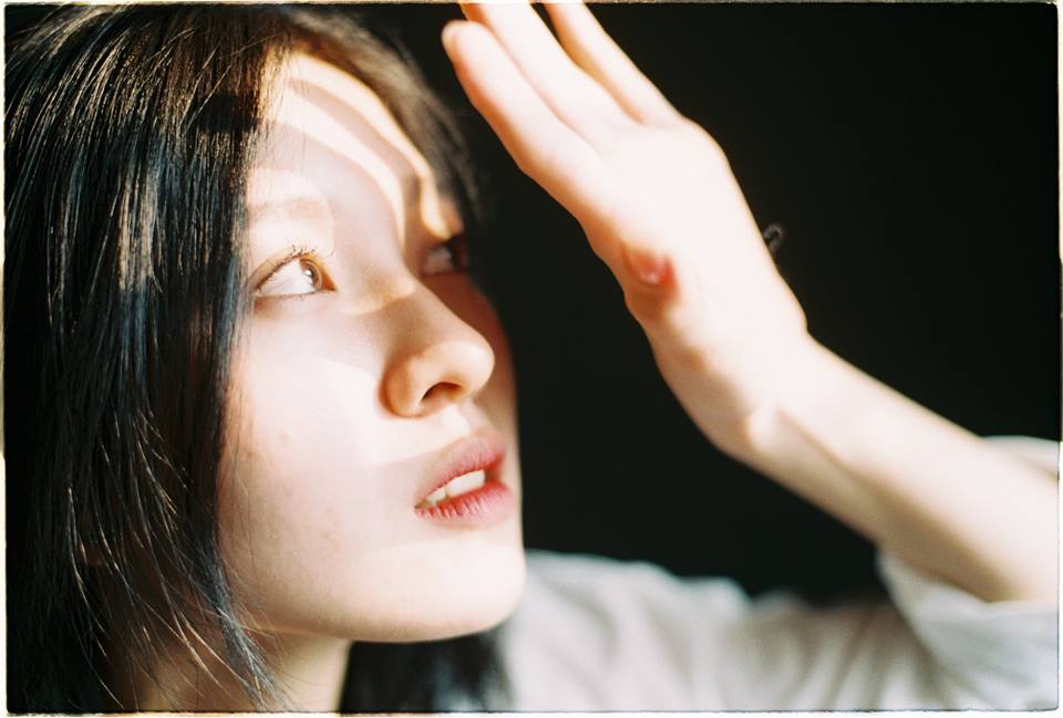Thiếu nữ Hà thành bất ngờ nổi tiếng nhờ đẹp thuần khiết giống Châu Đông Vũ Thiếu nữ Hà thành bất ngờ nổi tiếng nhờ đẹp thuần khiết giống Châu Đông Vũ