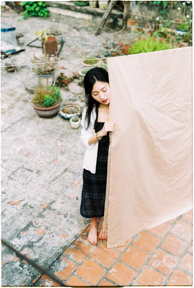 Thiếu nữ Hà thành bất ngờ nổi tiếng nhờ đẹp thuần khiết giống Châu Đông Vũ Thiếu nữ Hà thành bất ngờ nổi tiếng nhờ đẹp thuần khiết giống Châu Đông Vũ