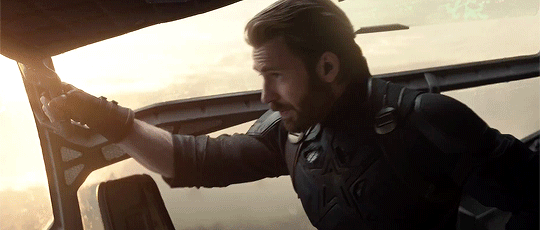 Lần đầu tiên Captain America để râu trên phim và cả rạp như 'nổ tung' khi anh ấy xuất hiện Lần đầu tiên Captain America để râu trên phim và cả rạp như 'nổ tung' khi anh ấy xuất hiện