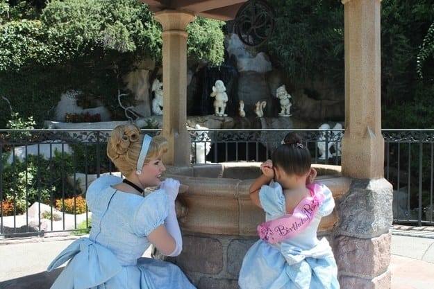 21 câu chuyện sẽ khiến bạn hiểu tại sao Disneyland lại hút khách đến như vậy (P2) 21 câu chuyện sẽ khiến bạn hiểu tại sao Disneyland lại hút khách đến như vậy (P2)