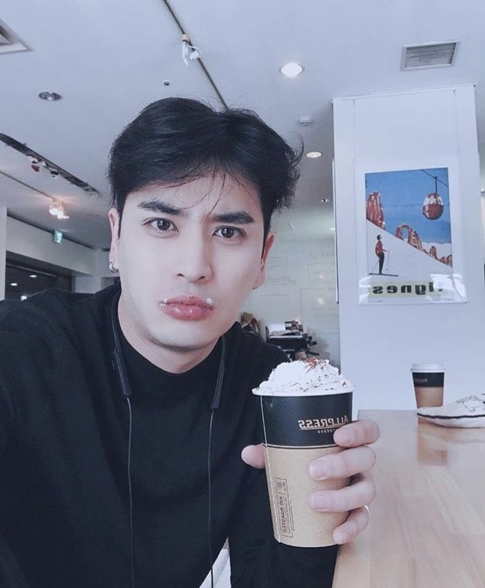 Mỹ nam 'Nhân Duyên Tiền Định' khiến fan hốt hoảng khi bất ngờ mê trang điểm như thiếu nữ Mỹ nam 'Nhân Duyên Tiền Định' khiến fan hốt hoảng khi bất ngờ mê trang điểm như thiếu nữ
