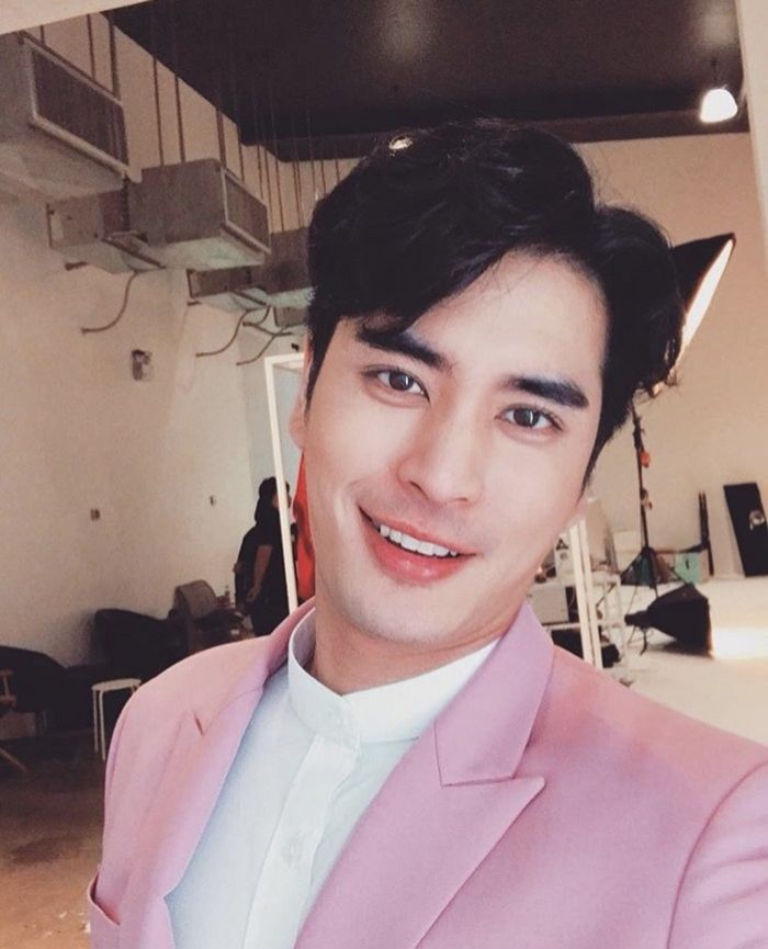 Mỹ nam 'Nhân Duyên Tiền Định' khiến fan hốt hoảng khi bất ngờ mê trang điểm như thiếu nữ Mỹ nam 'Nhân Duyên Tiền Định' khiến fan hốt hoảng khi bất ngờ mê trang điểm như thiếu nữ