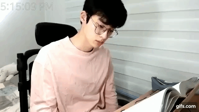 Trai đẹp Hàn Quốc bỗng dưng nổi tiếng nhờ livestream cảnh ngồi im học bài gần... 7 tiếng Trai đẹp Hàn Quốc bỗng dưng nổi tiếng nhờ livestream cảnh ngồi im học bài gần... 7 tiếng