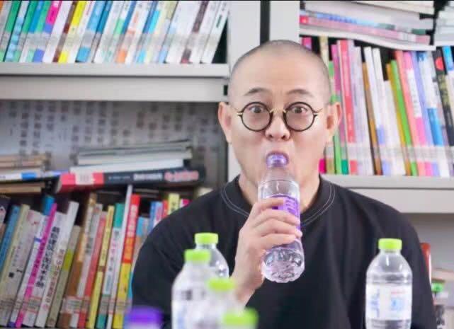 Bị bệnh tật tàn phá, ngôi sao võ thuật Lý Liên Kiệt già nua khó tin ở tuổi 55 Bị bệnh tật tàn phá, ngôi sao võ thuật Lý Liên Kiệt già nua khó tin ở tuổi 55