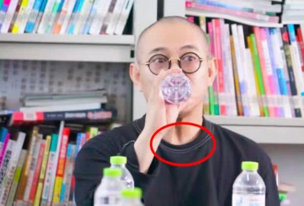 Bị bệnh tật tàn phá, ngôi sao võ thuật Lý Liên Kiệt già nua khó tin ở tuổi 55 Bị bệnh tật tàn phá, ngôi sao võ thuật Lý Liên Kiệt già nua khó tin ở tuổi 55