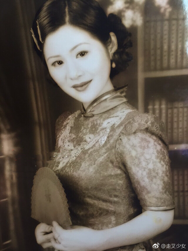 Neitizen Trung Quốc 'than trời' vì không thừa hưởng được xíu nhan sắc nào từ mẹ, bạn thì sao? Neitizen Trung Quốc 'than trời' vì không thừa hưởng được xíu nhan sắc nào từ mẹ, bạn thì sao?