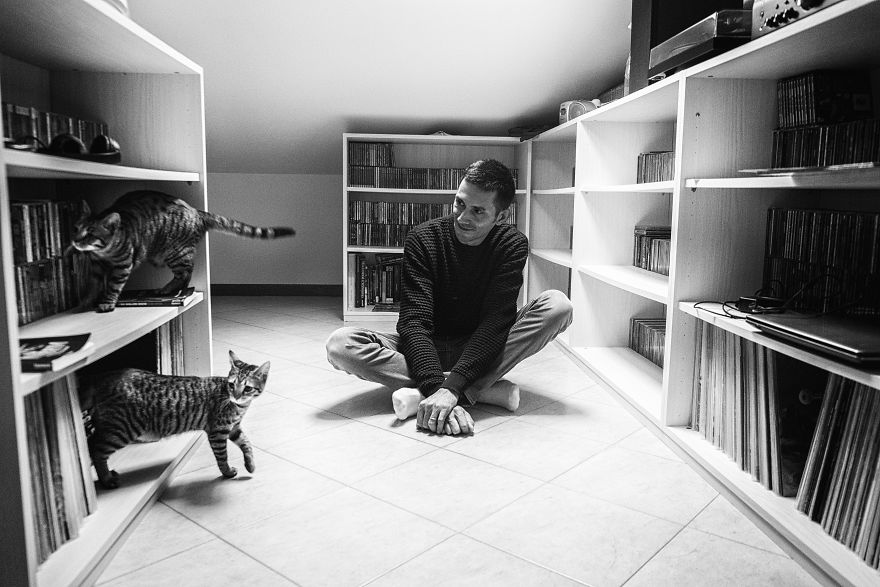 Người đàn ông em yêu có những lúc yếu đuối không ngờ khi ở bên mèo cưng Người đàn ông em yêu có những lúc yếu đuối không ngờ khi ở bên mèo cưng