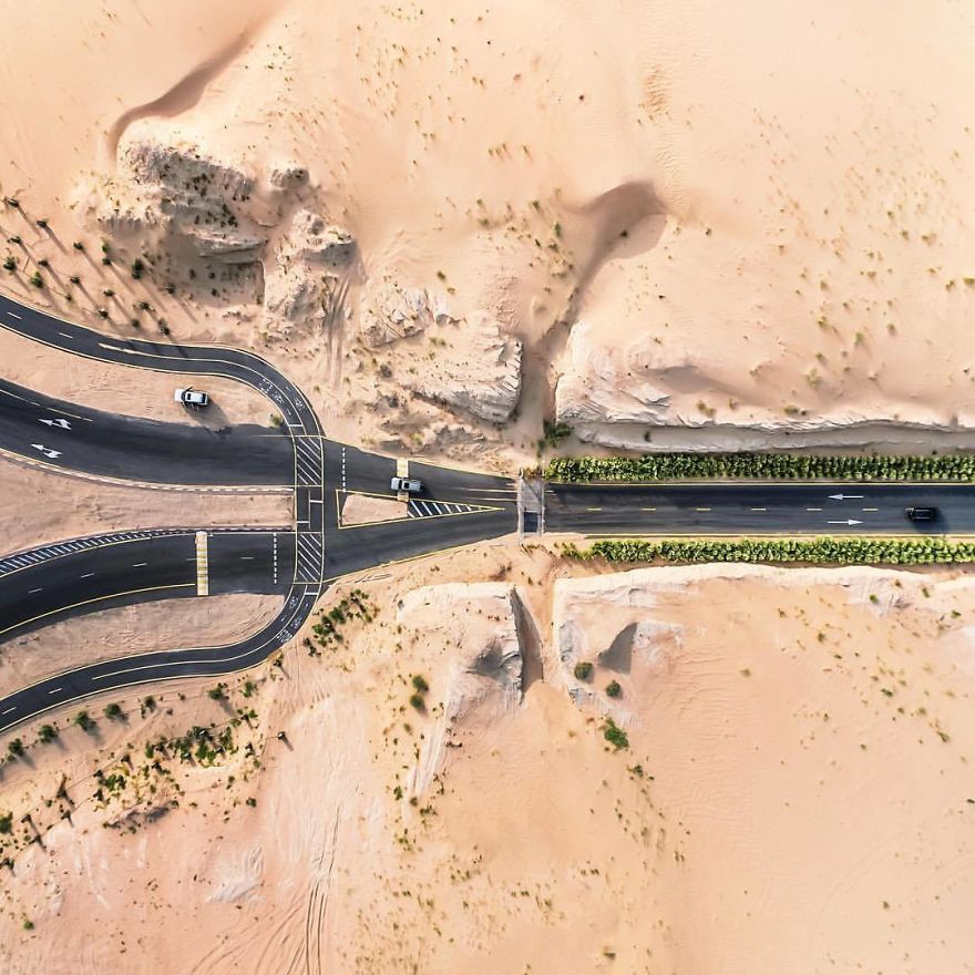 Ngắm loạt ảnh như trong phim khi sa mạc xâm chiếm cao tốc ở Dubai và Abu Dhabi Ngắm loạt ảnh như trong phim khi sa mạc xâm chiếm cao tốc ở Dubai và Abu Dhabi