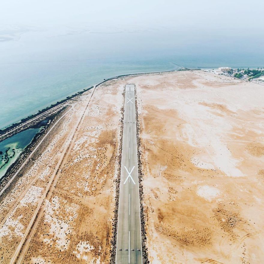 Ngắm loạt ảnh như trong phim khi sa mạc xâm chiếm cao tốc ở Dubai và Abu Dhabi Ngắm loạt ảnh như trong phim khi sa mạc xâm chiếm cao tốc ở Dubai và Abu Dhabi