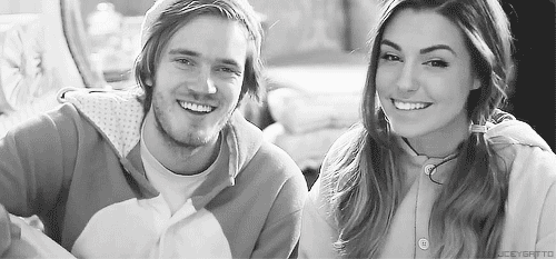 Hành trình tình yêu 7 năm của 'ông hoàng Youtube' Pewdiepie và bạn gái Marzia Hành trình tình yêu 7 năm của 'ông hoàng Youtube' Pewdiepie và bạn gái Marzia