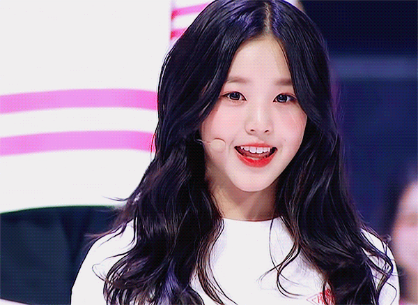 'Nữ thần' 14 tuổi mới nổi của Produce 48 gây sốt vì nhan sắc rực rỡ không hề thua kém Sulli 'Nữ thần' 14 tuổi mới nổi của Produce 48 gây sốt vì nhan sắc rực rỡ không hề thua kém Sulli