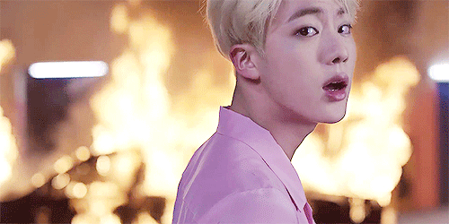 Charlie Puth đổi hình tượng: 'Nhiễm virus' của Justin Bieber hay 'được truyền cảm hứng' từ Jin (BTS) Charlie Puth đổi hình tượng: 'Nhiễm virus' của Justin Bieber hay 'được truyền cảm hứng' từ Jin (BTS)