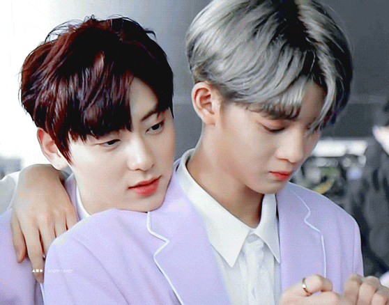 Những khoảnh khắc 'tình như cái bình' của 8 cặp bromance nổi tiếng trong Wanna One Những khoảnh khắc 'tình như cái bình' của 8 cặp bromance nổi tiếng trong Wanna One