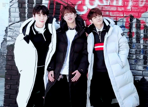 Những khoảnh khắc 'tình như cái bình' của 8 cặp bromance nổi tiếng trong Wanna One Những khoảnh khắc 'tình như cái bình' của 8 cặp bromance nổi tiếng trong Wanna One