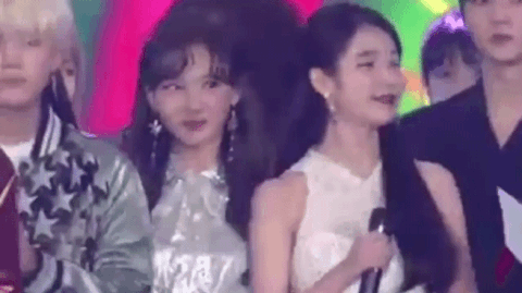 8 cặp idol nữ khiến fans tò mò vì mối quan hệ mờ ám 'trên mức tình bạn' 8 cặp idol nữ khiến fans tò mò vì mối quan hệ mờ ám 'trên mức tình bạn'