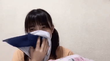 Bị quấy rối tình dục khi đang livestream, thực tập sinh người Nhật chỉ biết bật khóc nức nở Bị quấy rối tình dục khi đang livestream, thực tập sinh người Nhật chỉ biết bật khóc nức nở
