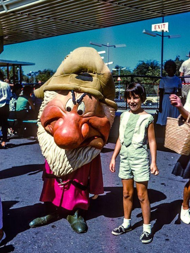 Ngày xưa, liệu Disney Land có thật sự là chốn thần tiên như bây giờ? Ngày xưa, liệu Disney Land có thật sự là chốn thần tiên như bây giờ?