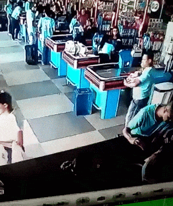 Cần dụi mắt trước khi vào siêu thị kẻo 'té ngửa' vì choáng Cần dụi mắt trước khi vào siêu thị kẻo 'té ngửa' vì choáng