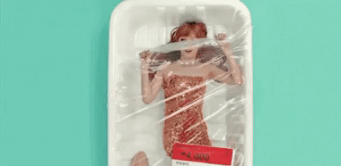 'Rợn tóc gáy' với loạt chi tiết siêu kinh dị nhưng chẳng mấy ai để ý trong MV nhạc Hàn 'Rợn tóc gáy' với loạt chi tiết siêu kinh dị nhưng chẳng mấy ai để ý trong MV nhạc Hàn