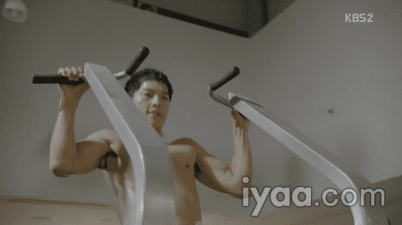 'Hậu Duệ Mặt Trời': Thua gì thì thua chứ body sáu múi Song Luân quyết phải 'trên cơ' Song Joong Ki 'Hậu Duệ Mặt Trời': Thua gì thì thua chứ body sáu múi Song Luân quyết phải 'trên cơ' Song Joong Ki