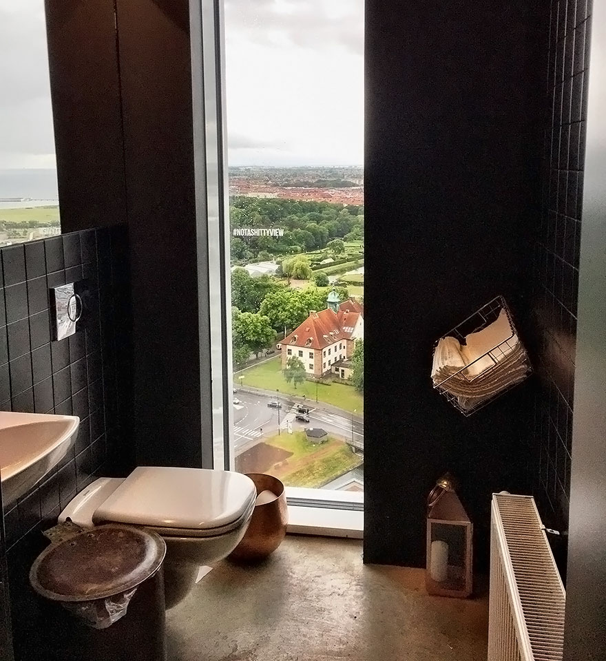 Khi view từ cửa sổ... nhà vệ sinh còn đắt giá hơn cả phòng khách sạn 5 sao Khi view từ cửa sổ... nhà vệ sinh còn đắt giá hơn cả phòng khách sạn 5 sao
