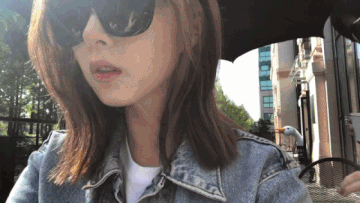 Nổi hứng làm Youtuber, Shin Se Kyung chỉ quay linh tinh nhưng nhan sắc thần thánh đã cứu vớt tất cả Nổi hứng làm Youtuber, Shin Se Kyung chỉ quay linh tinh nhưng nhan sắc thần thánh đã cứu vớt tất cả