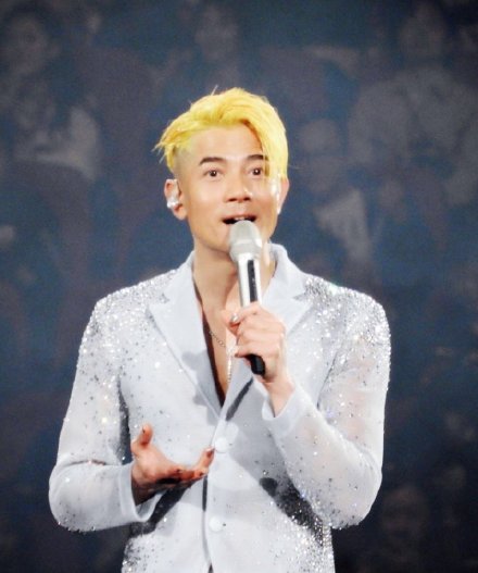 Fans rủ nhau 'trêu ghẹo' Quách Phú Thành để được vào blacklist Fans rủ nhau 'trêu ghẹo' Quách Phú Thành để được vào blacklist