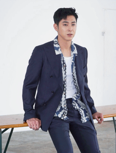 Cộng đồng gay xứ Hàn bình chọn 16 mỹ nam K-Pop có sức mạnh 'bẻ thẳng thành cong' Cộng đồng gay xứ Hàn bình chọn 16 mỹ nam K-Pop có sức mạnh 'bẻ thẳng thành cong'