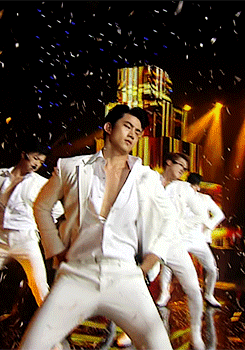 Cộng đồng gay xứ Hàn bình chọn 16 mỹ nam K-Pop có sức mạnh 'bẻ thẳng thành cong' Cộng đồng gay xứ Hàn bình chọn 16 mỹ nam K-Pop có sức mạnh 'bẻ thẳng thành cong'