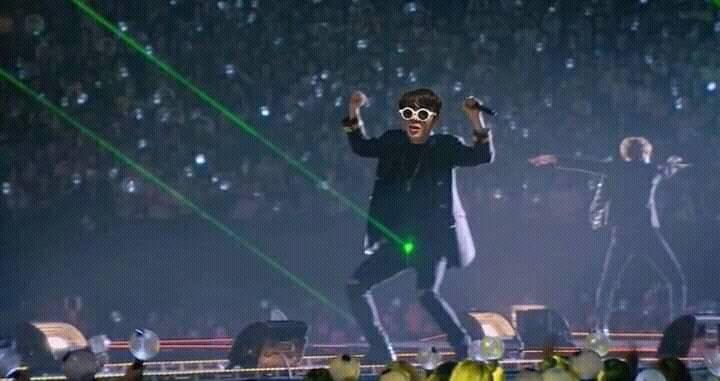 Đúng truyền thống, ARMY tổng tấn công sinh nhật Jin (BTS) bằng bộ ảnh 'dìm hàng' IQ vô cực Đúng truyền thống, ARMY tổng tấn công sinh nhật Jin (BTS) bằng bộ ảnh 'dìm hàng' IQ vô cực