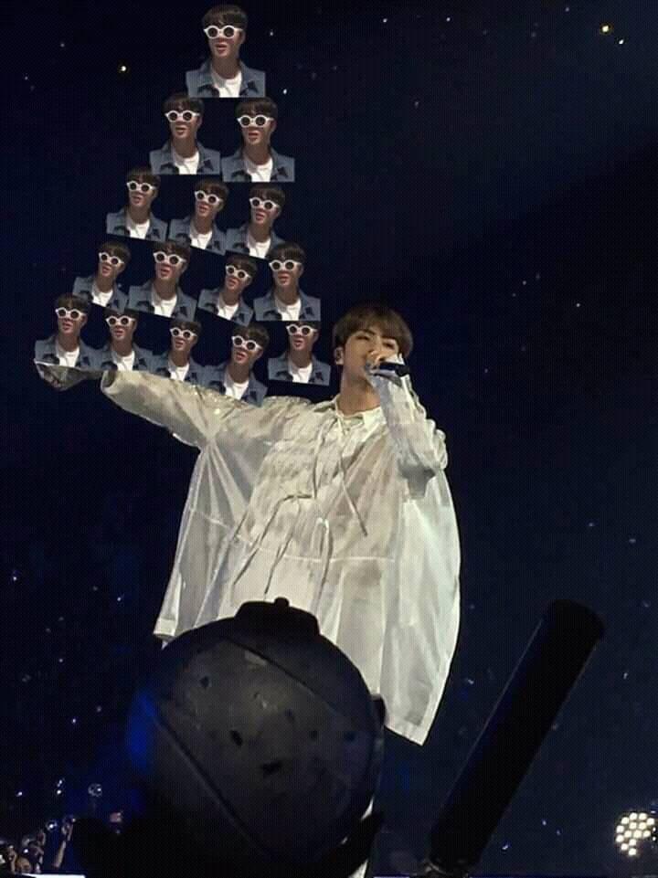 Đúng truyền thống, ARMY tổng tấn công sinh nhật Jin (BTS) bằng bộ ảnh 'dìm hàng' IQ vô cực Đúng truyền thống, ARMY tổng tấn công sinh nhật Jin (BTS) bằng bộ ảnh 'dìm hàng' IQ vô cực