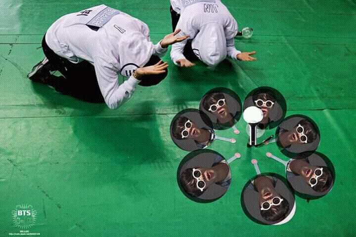 Đúng truyền thống, ARMY tổng tấn công sinh nhật Jin (BTS) bằng bộ ảnh 'dìm hàng' IQ vô cực Đúng truyền thống, ARMY tổng tấn công sinh nhật Jin (BTS) bằng bộ ảnh 'dìm hàng' IQ vô cực