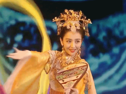 Tạm quên Cáp Ni Khắc Tư đi, Đồng Lệ Á mới chính là tiên nữ có nhan sắc và điệu múa mê hoặc nhân gian Tạm quên Cáp Ni Khắc Tư đi, Đồng Lệ Á mới chính là tiên nữ có nhan sắc và điệu múa mê hoặc nhân gian