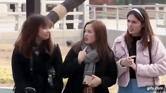 TV show kém duyên nhất Philippines: 'Bây giờ BTS là nhóm nổi nhất. Super Junior già lắm rồi!' TV show kém duyên nhất Philippines: 'Bây giờ BTS là nhóm nổi nhất. Super Junior già lắm rồi!'