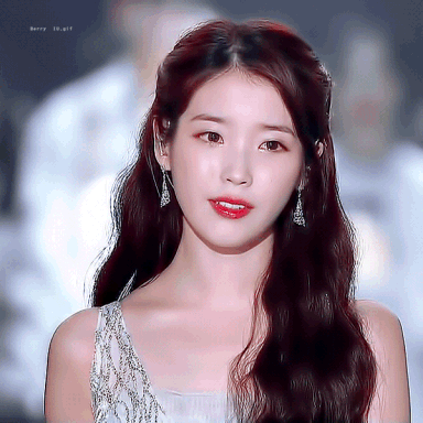 Sở hữu hậu cung fanboy toàn nhân vật tiếng tăm, IU quá hợp với danh hiệu 'idol của các idol' Sở hữu hậu cung fanboy toàn nhân vật tiếng tăm, IU quá hợp với danh hiệu 'idol của các idol'