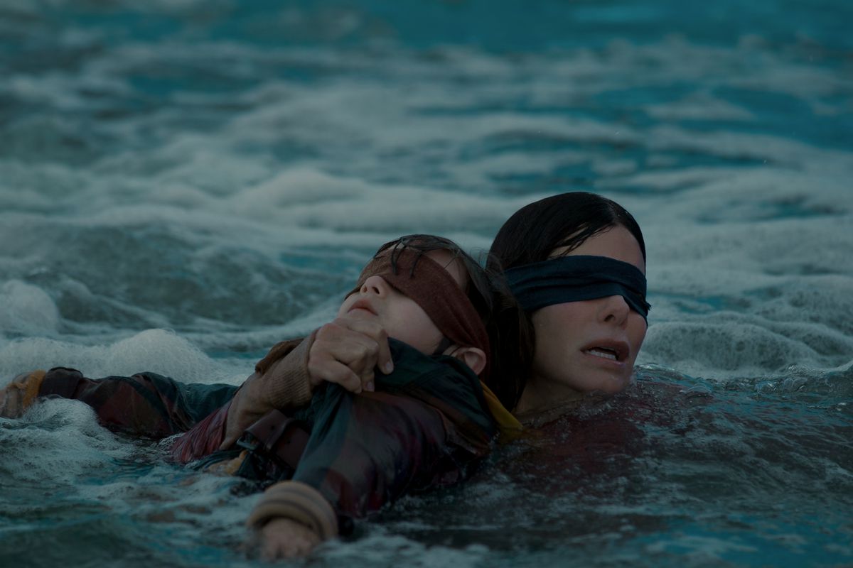 'Bird Box': Siêu phẩm kinh dị hậu tận thế của Netflix khiến dân tình khiếp đảm tột độ 'Bird Box': Siêu phẩm kinh dị hậu tận thế của Netflix khiến dân tình khiếp đảm tột độ