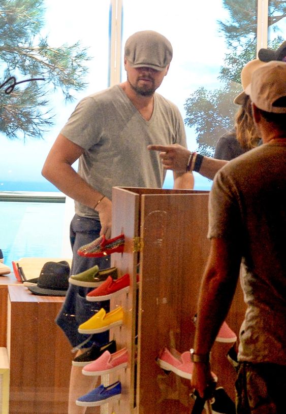 Ảnh paparazzi chụp trộm Leonardo DiCaprio thành meme: Một người khổ vạn người vui! Ảnh paparazzi chụp trộm Leonardo DiCaprio thành meme: Một người khổ vạn người vui!