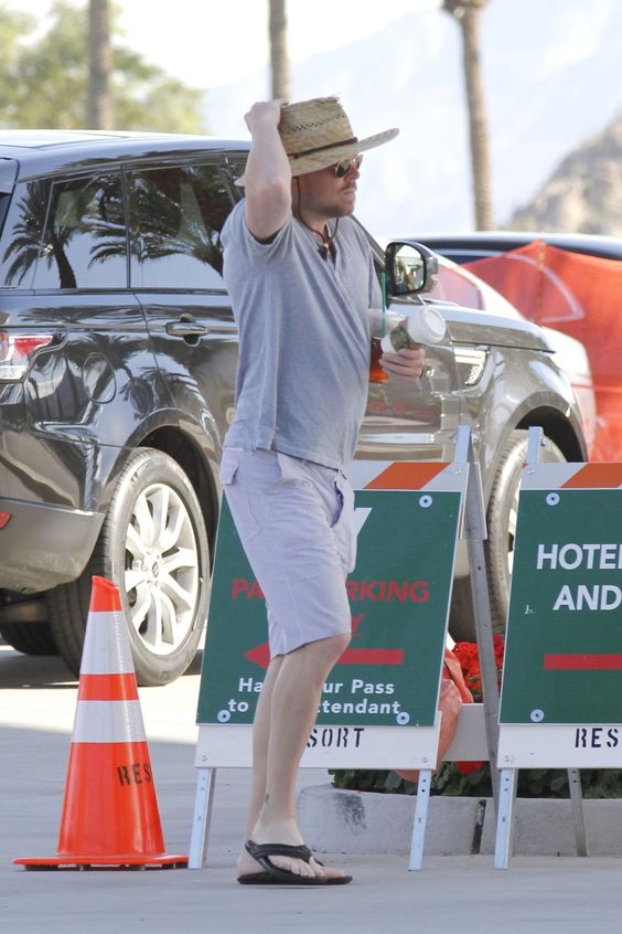 Ảnh paparazzi chụp trộm Leonardo DiCaprio thành meme: Một người khổ vạn người vui! Ảnh paparazzi chụp trộm Leonardo DiCaprio thành meme: Một người khổ vạn người vui!