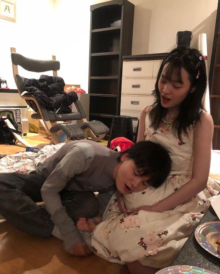 Chuyên gia tâm thần học nhận xét về tình trạng của Sulli sau loạt ảnh nhạy cảm trên Instagram Chuyên gia tâm thần học nhận xét về tình trạng của Sulli sau loạt ảnh nhạy cảm trên Instagram