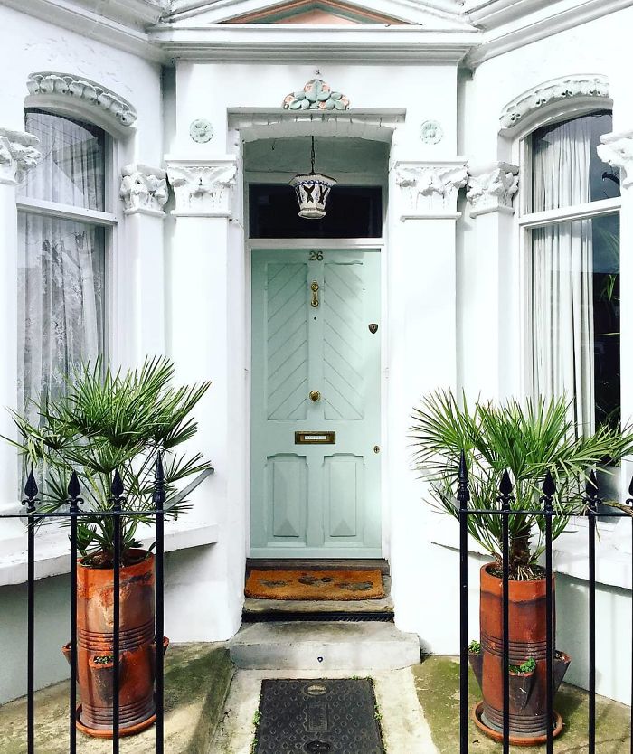 Những cánh cửa đẹp thần tiên ở London khiến ta như lạc lối trong phim của Wes Anderson Những cánh cửa đẹp thần tiên ở London khiến ta như lạc lối trong phim của Wes Anderson