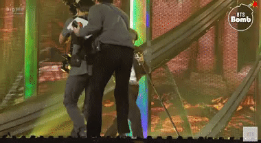 Bạn còn nhớ chiếc quần 18+ của Palomo không, Jimin (BTS) đã diện nó trên truyền hình rồi này Bạn còn nhớ chiếc quần 18+ của Palomo không, Jimin (BTS) đã diện nó trên truyền hình rồi này
