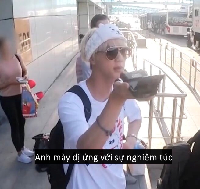 Những phát ngôn hài để đời của Jin (BTS) - quý ông đẹp trai 'dị ứng với sự nghiêm túc' Những phát ngôn hài để đời của Jin (BTS) - quý ông đẹp trai 'dị ứng với sự nghiêm túc'