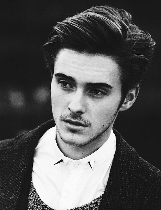 Nhan sắc của em trai của Emma Watson ngày ấy - bây giờ có gì mà dân Hàn sục sôi đến vậy? Nhan sắc của em trai của Emma Watson ngày ấy - bây giờ có gì mà dân Hàn sục sôi đến vậy?