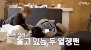 Chanyeol nói 'anh yêu em' với Alexa: Khi bạn ế quá lâu thì cái máy cũng có thể trở thành người yêu Chanyeol nói 'anh yêu em' với Alexa: Khi bạn ế quá lâu thì cái máy cũng có thể trở thành người yêu