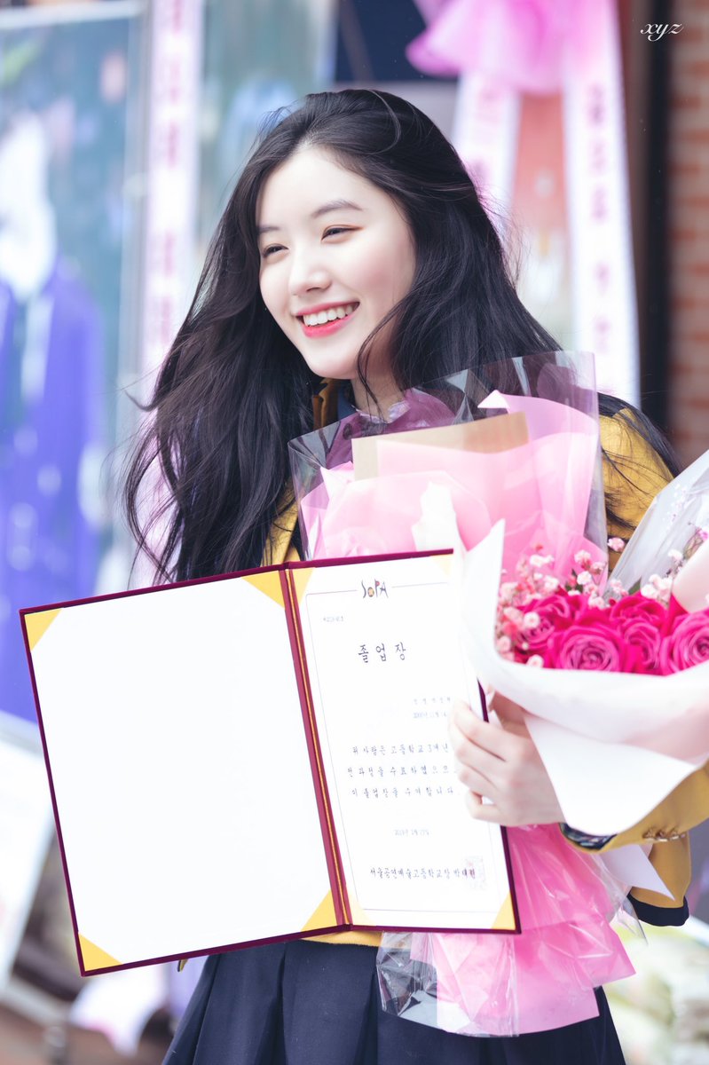 Từng là 'công chúa Pledis' nhưng cách Pristin Xiyeon bị đối xử bất công gần đây khiến fan xót xa Từng là 'công chúa Pledis' nhưng cách Pristin Xiyeon bị đối xử bất công gần đây khiến fan xót xa